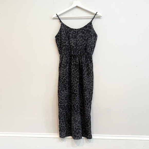 Old Navy Dresses & Skirts - 🖤 GREAT Condition: Old Navy Black and Gray Spaghetti Strap Midi Sundress